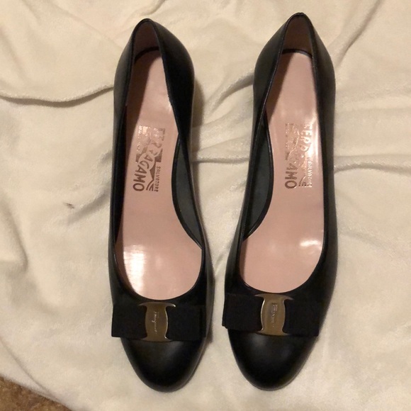 Salvatore Ferragamo Shoes - Salvatore Farrago Vara Bow pump